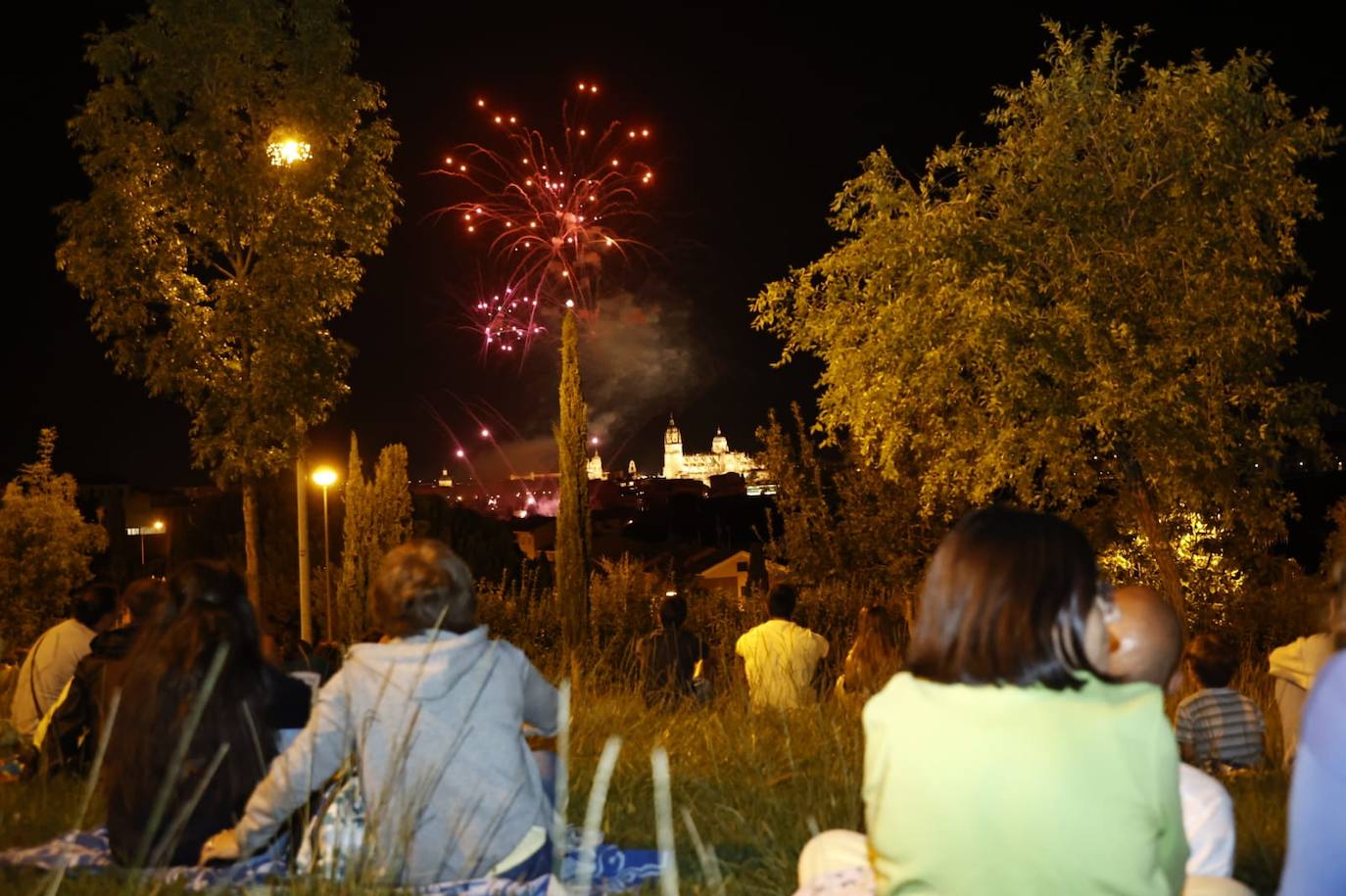 Pólvora en el cielo charro para inaugurar las fiestas