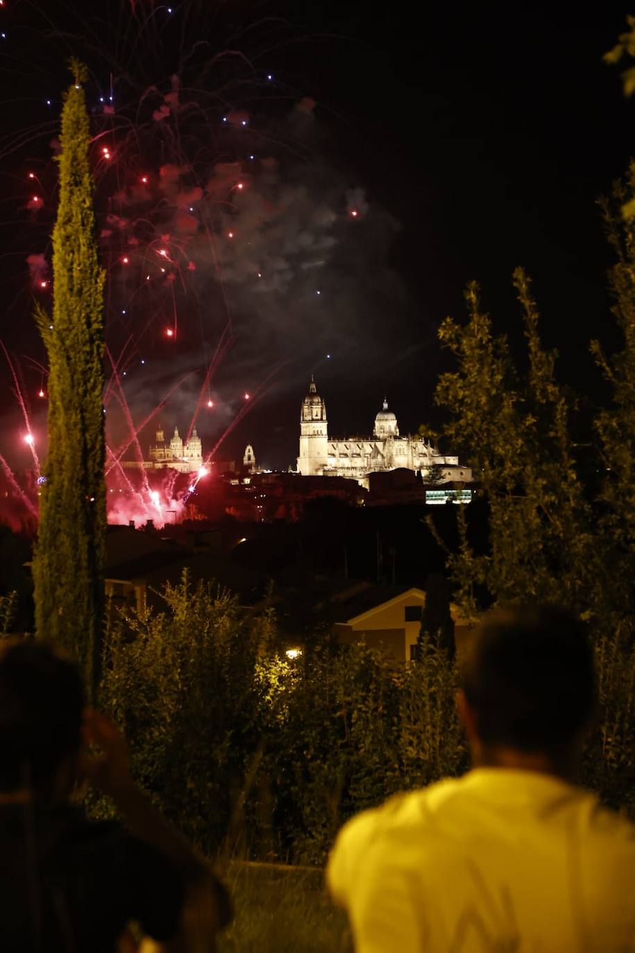 Pólvora en el cielo charro para inaugurar las fiestas