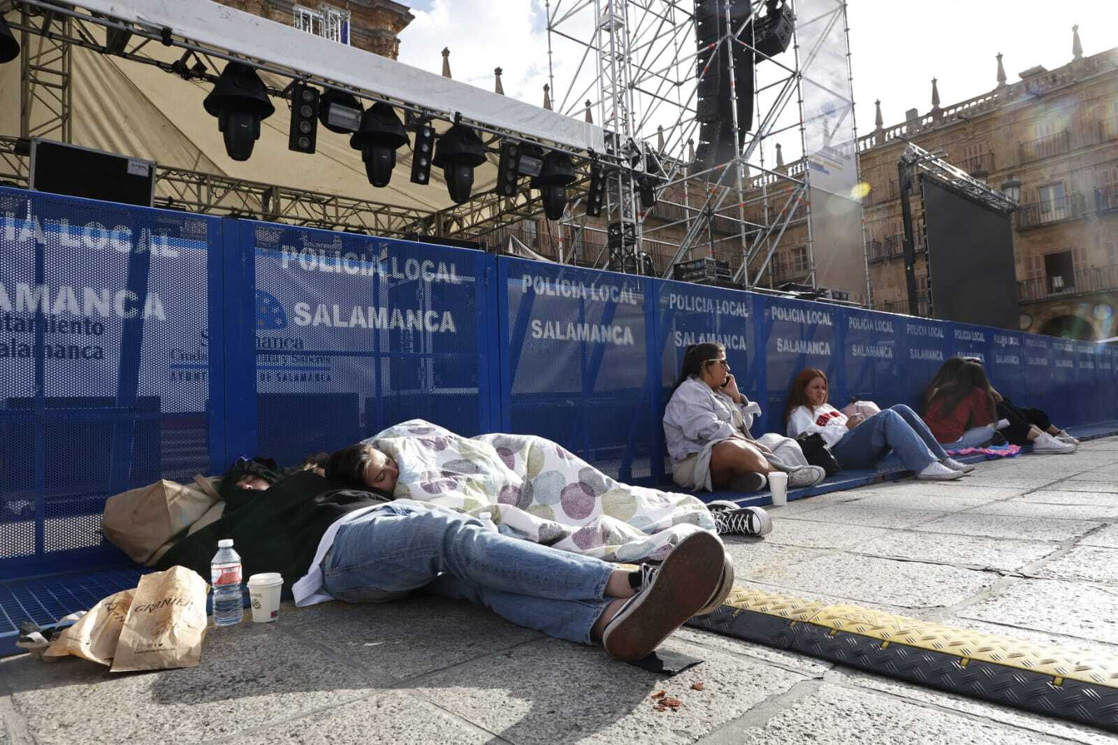 Todo por Vanesa Martín: incluso dormir en la Plaza Mayor