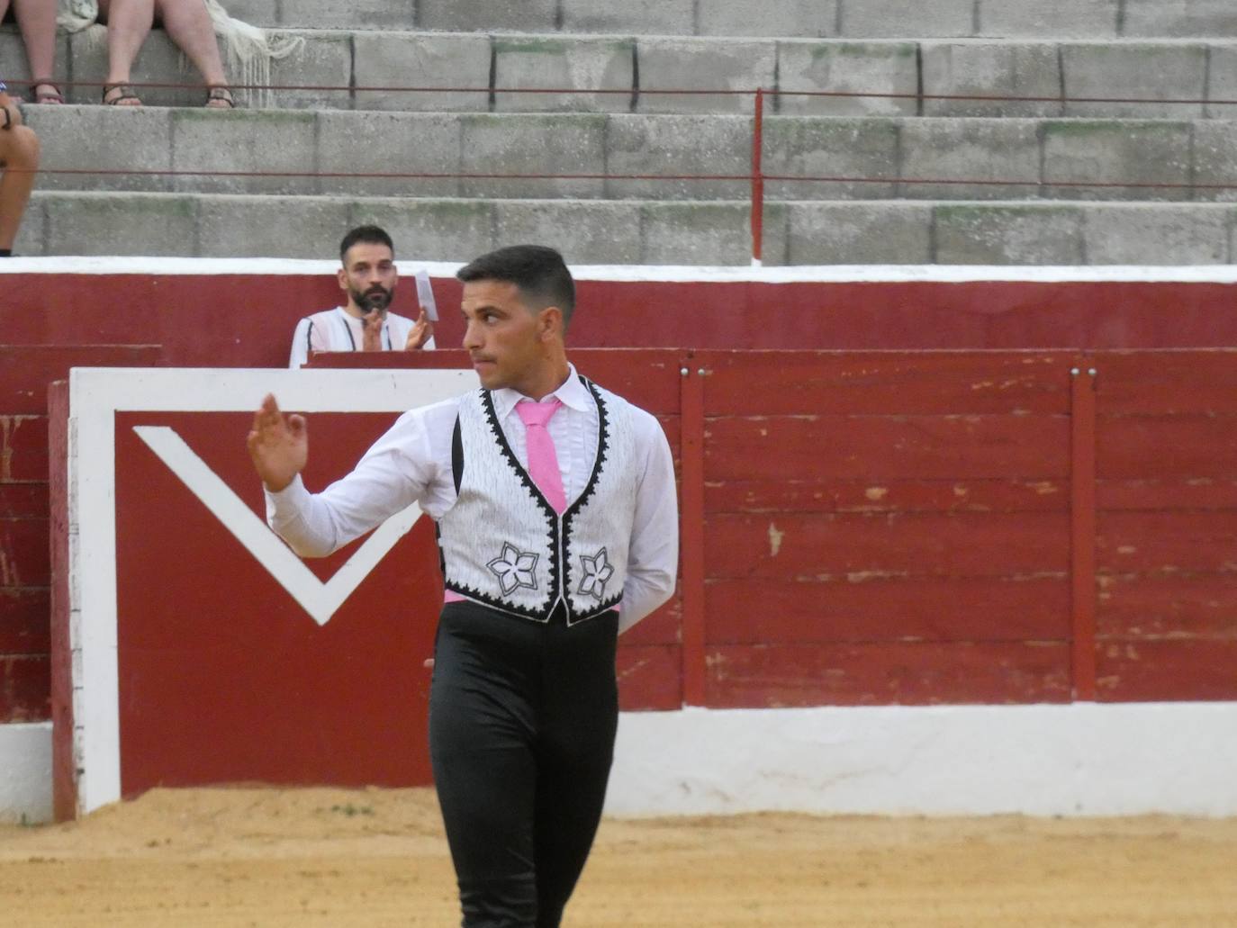 Tarde de riesgo y valentía en el concurso de recortes de Villoria