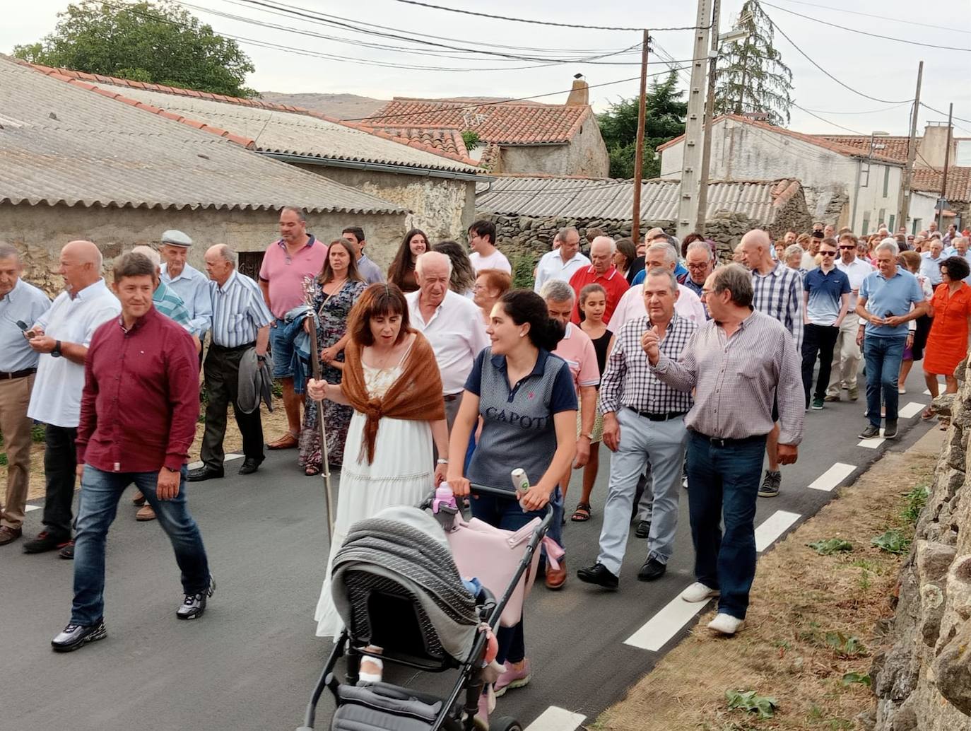 Los fieles de Gallegos de Solmirón honran a la Virgen de Gracia Carrero