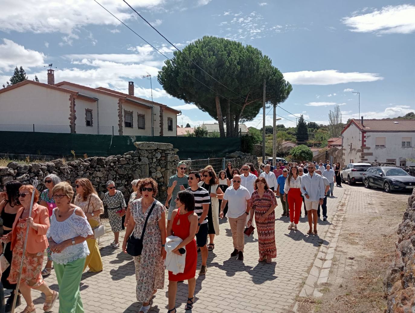 Gallegos de Solmirón no falla a la Virgen de Gracia Carrero