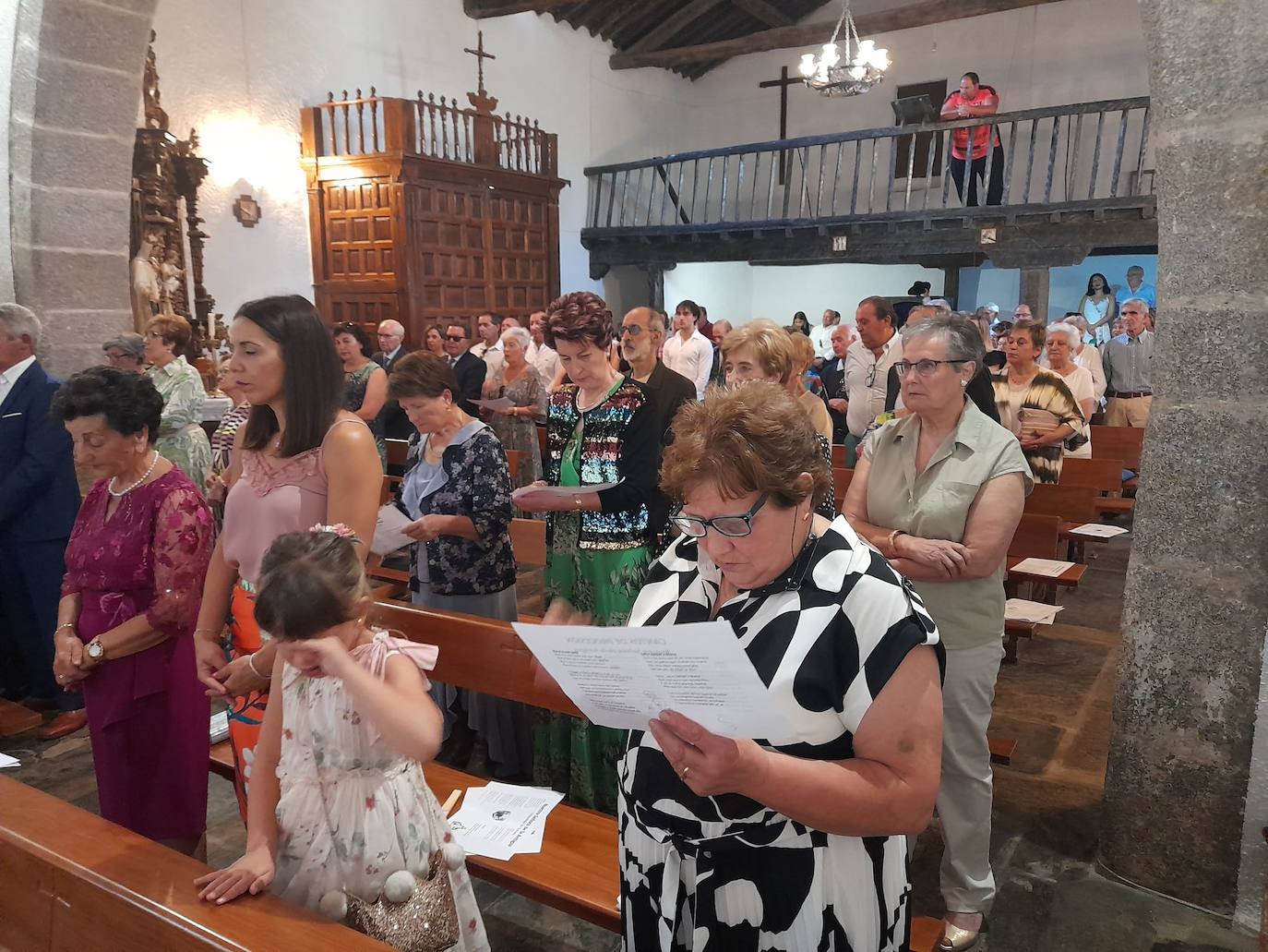 Los fieles de Aldeavieja de Tormes se vuelcan con la Virgen de la Antigua