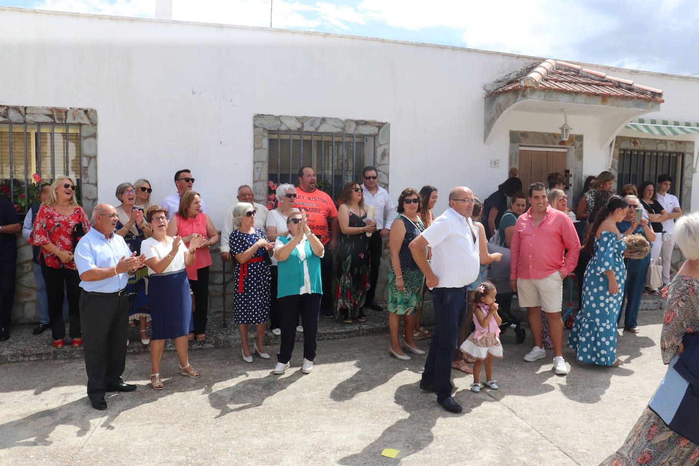 Los fieles de Aldeavieja de Tormes se vuelcan con la Virgen de la Antigua