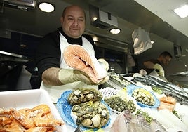 El salmón en una de las pescaderías salmantinas.