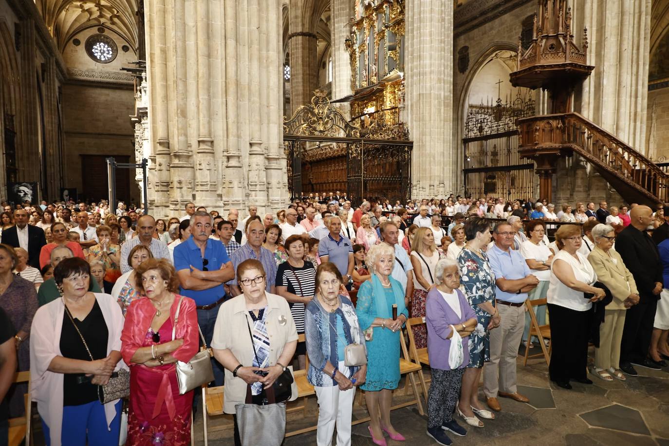 La Catedral acoge la tradicional misa en honor a la Virgen de la Vega