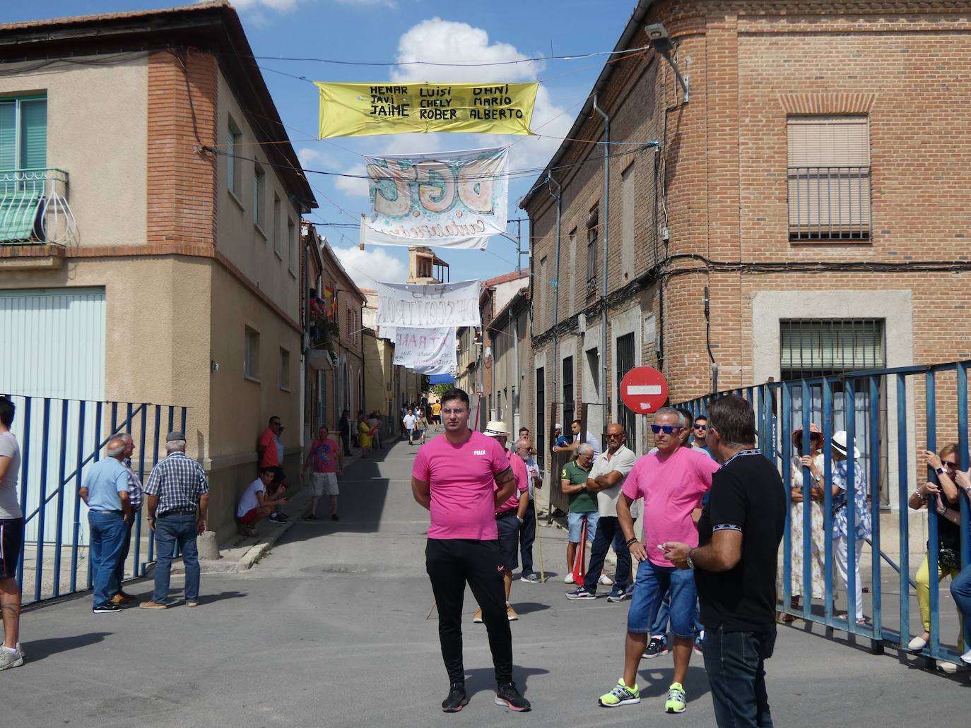 Diversión sin peligro en el segundo encierro urbano de Cantalapiedra