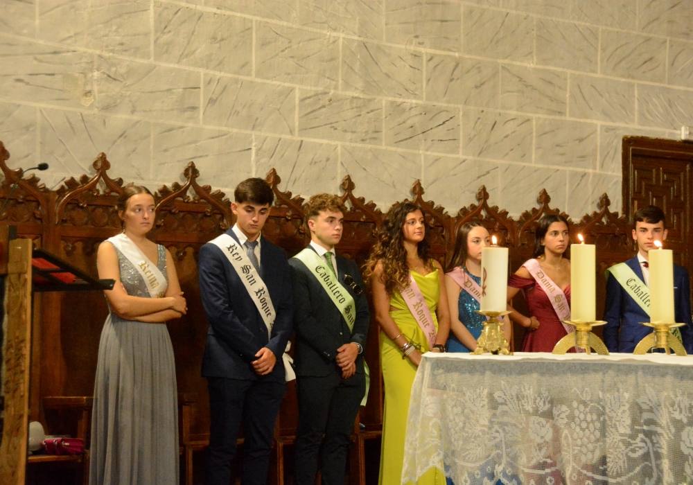 Honores a la Virgen de la Encina en la ermita de Macotera