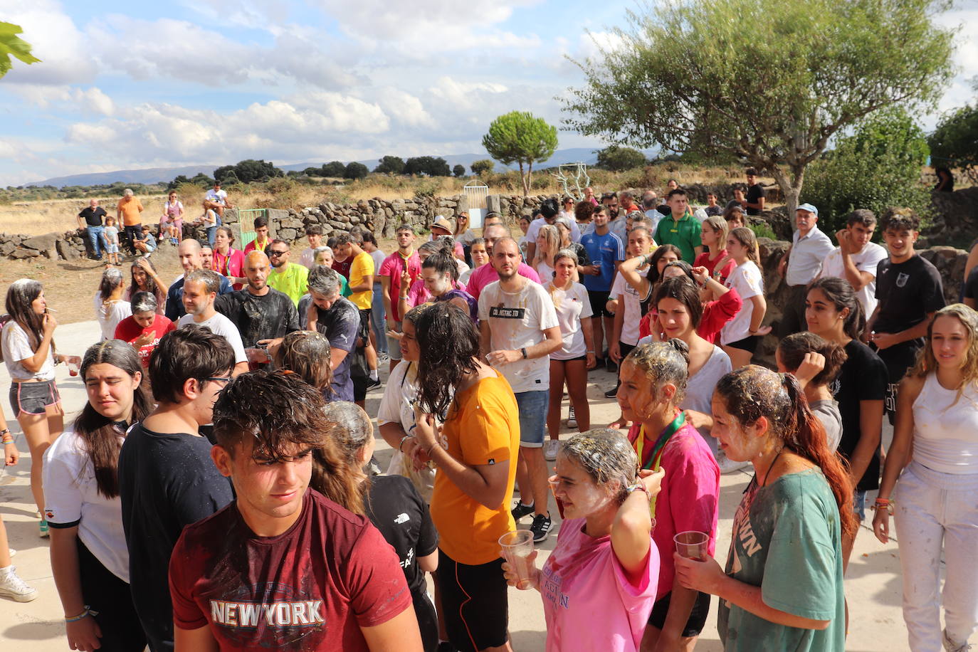 Los quintos protagonizan el día de fiesta en Gallegos de Solmirón