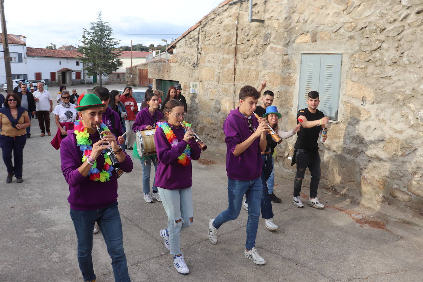 Los quintos protagonizan el día de fiesta en Gallegos de Solmirón