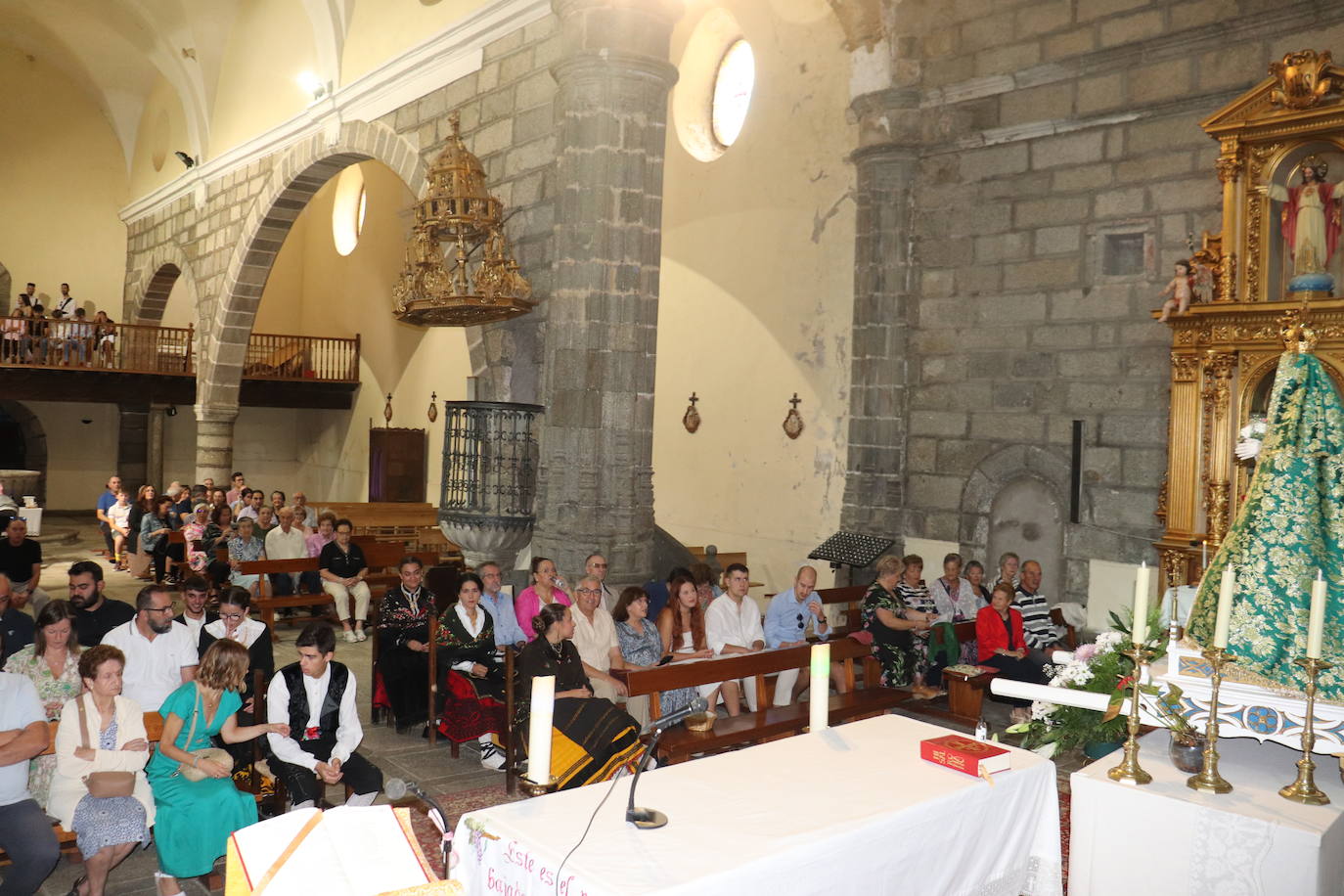 Los quintos protagonizan el día de fiesta en Gallegos de Solmirón