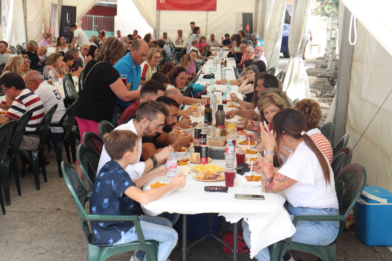 Aldeavieja de Tormes disfruta de la fiesta con el mejor sabor de boca