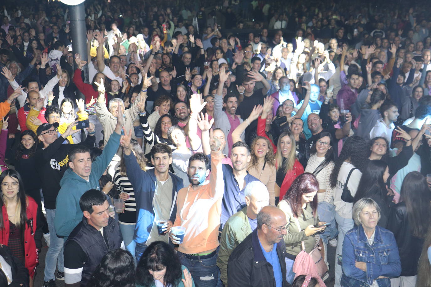 El violinista Javi Lin triunfa en la noche de Béjar