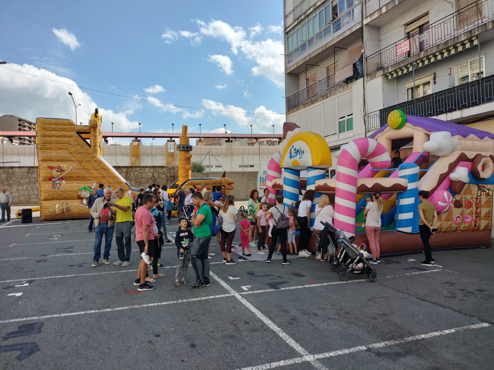 Entretenida mañana de hinchables en la última jornada festiva de Béjar