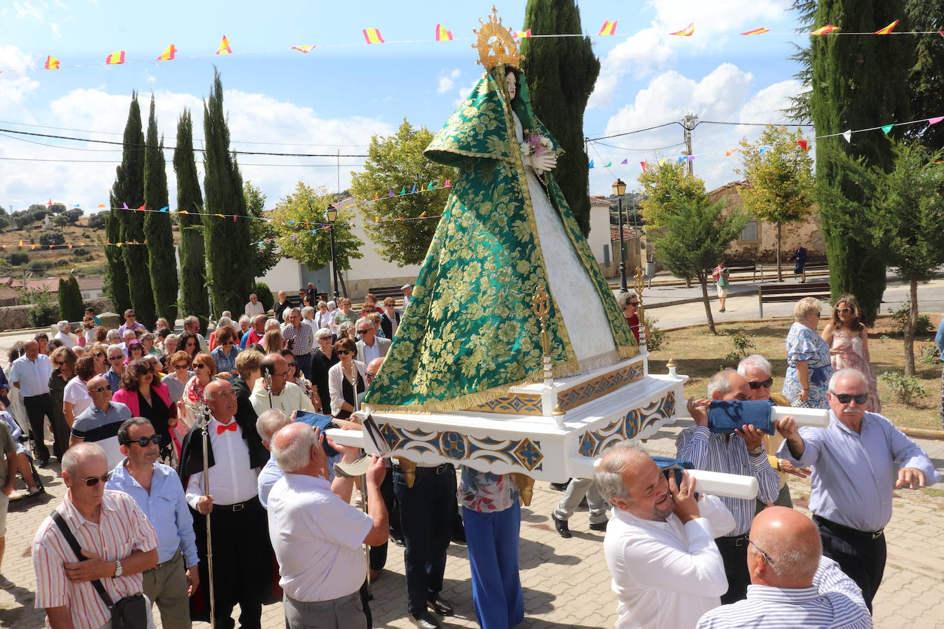 Despedida a lo grande de la Virgen de Gracia Carrero en Gallegos de Solmirón