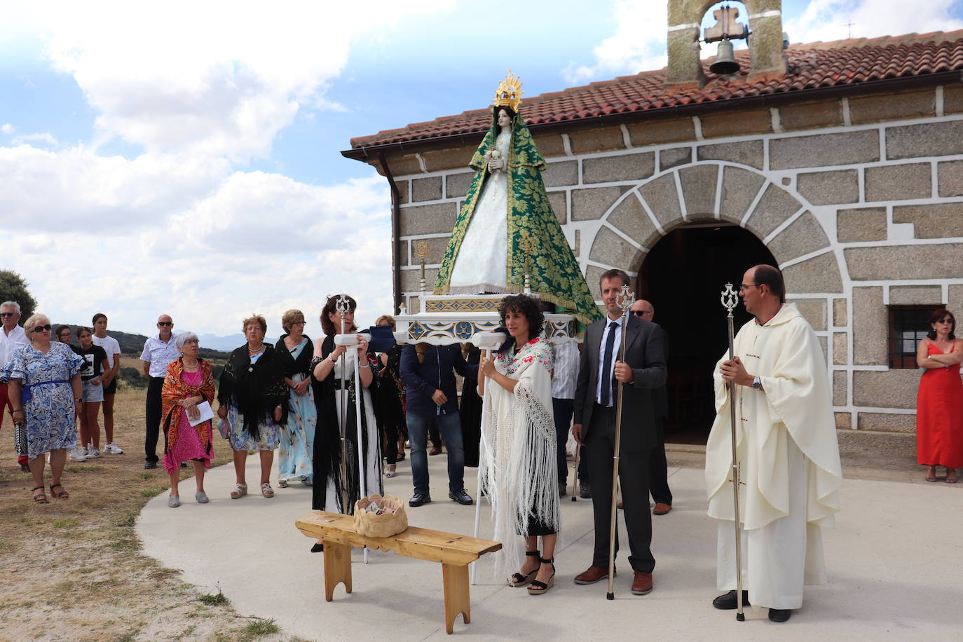 Despedida a lo grande de la Virgen de Gracia Carrero en Gallegos de Solmirón