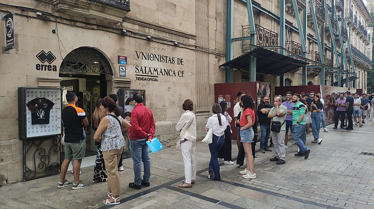 El primer llenazo del choque entre Unionistas y Dépor… en La Rúa