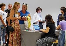 Uno de los grupos participantes en el casting del Palacio de Congresos.