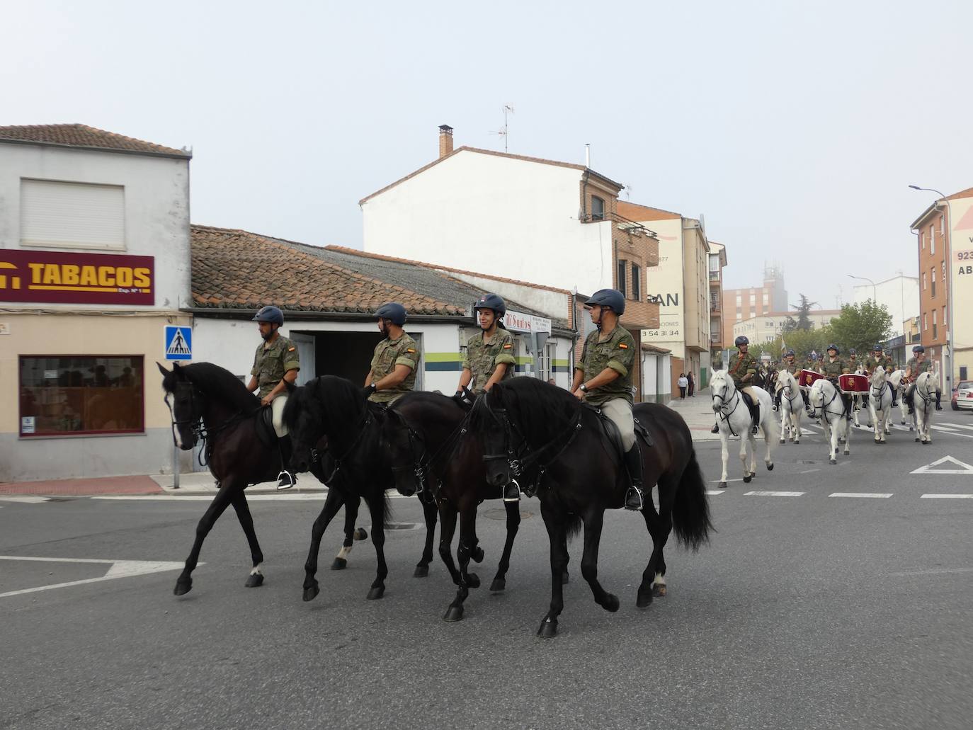 Peñaranda acoge con agradecimiento la visita de la Guardia Real