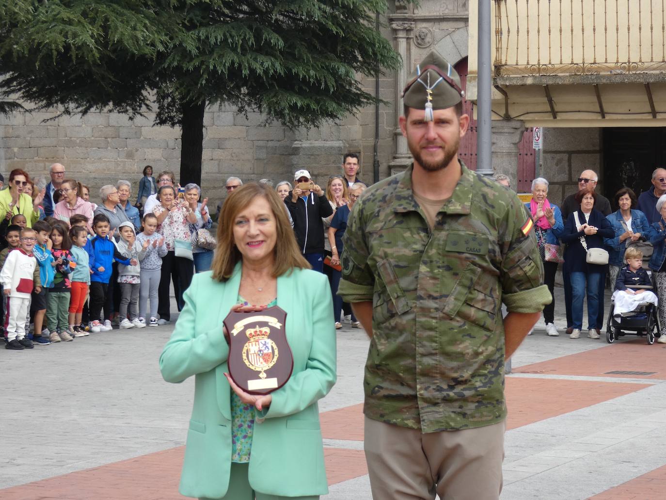 Peñaranda acoge con agradecimiento la visita de la Guardia Real