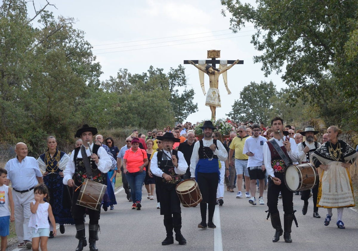 Ofrendas de destreza al Cristo de las Mercedes en Barruecopardo