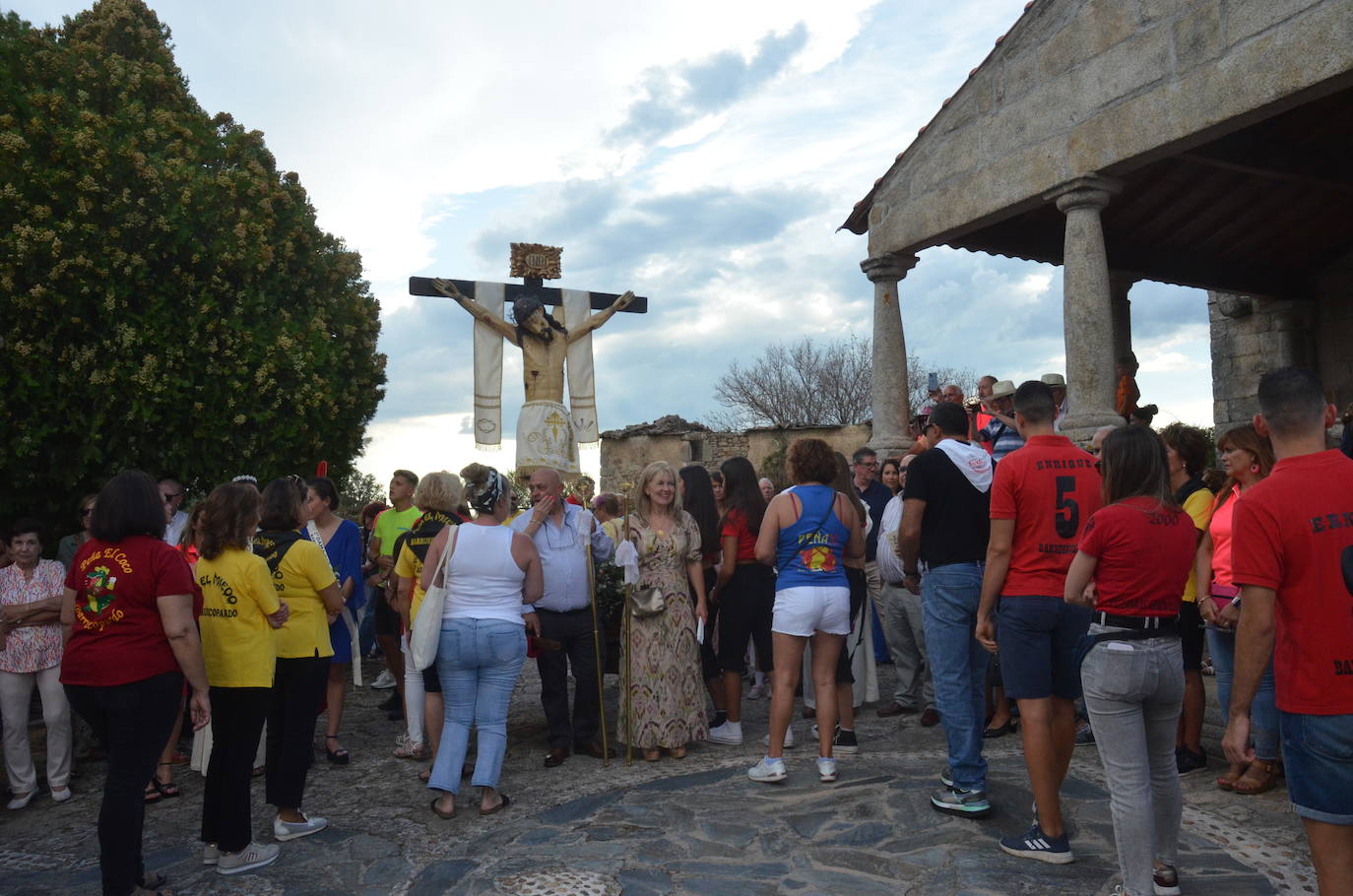 Ofrendas de destreza al Cristo de las Mercedes en Barruecopardo