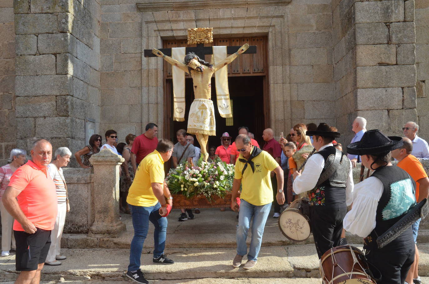 Ofrendas de destreza al Cristo de las Mercedes en Barruecopardo