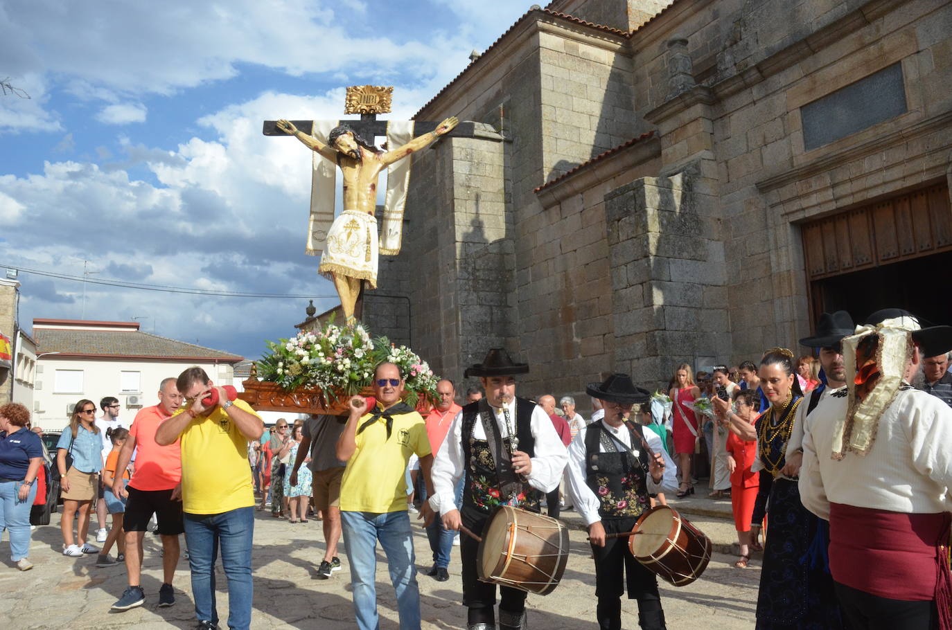 Ofrendas de destreza al Cristo de las Mercedes en Barruecopardo