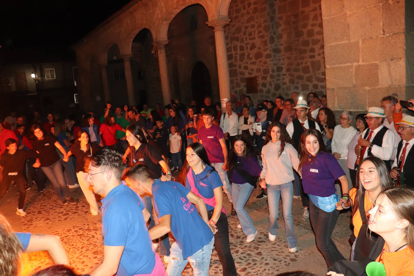 San Esteban de la Sierra vibra con la fiesta