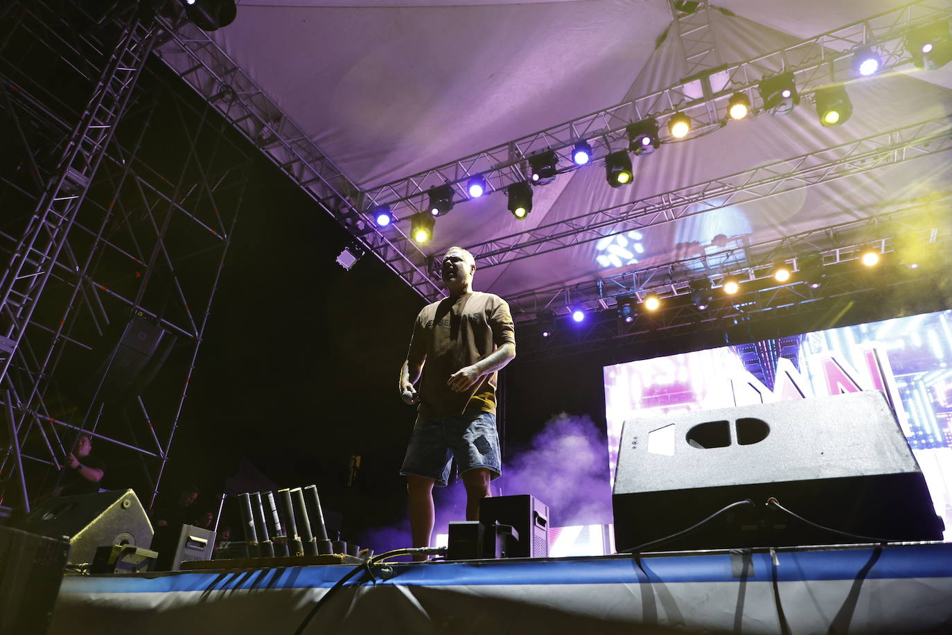 El electrolatino de Juan Magán llena la Plaza Mayor