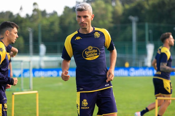 Salva Sevilla, en un entrenamiento con el Deportivo de La Coruña