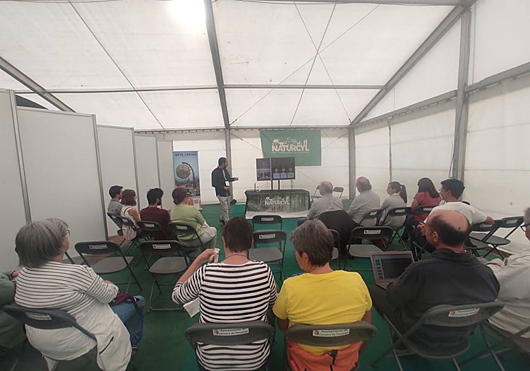 Imagen principal - Astróbriga presentó en Naturcyl el Sistema Solar a Escala de Ciudad Rodrigo.