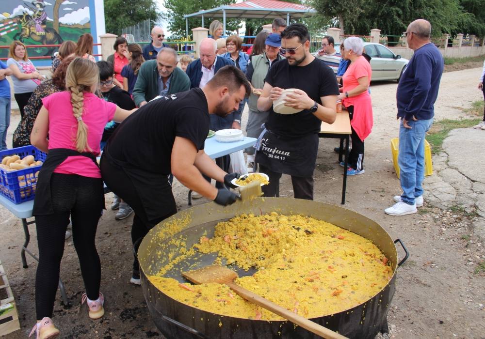 Bóveda del Río Almar reta al cielo y disfruta de su paella a la intemperie