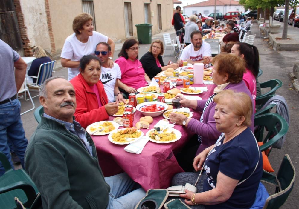 Bóveda del Río Almar reta al cielo y disfruta de su paella a la intemperie