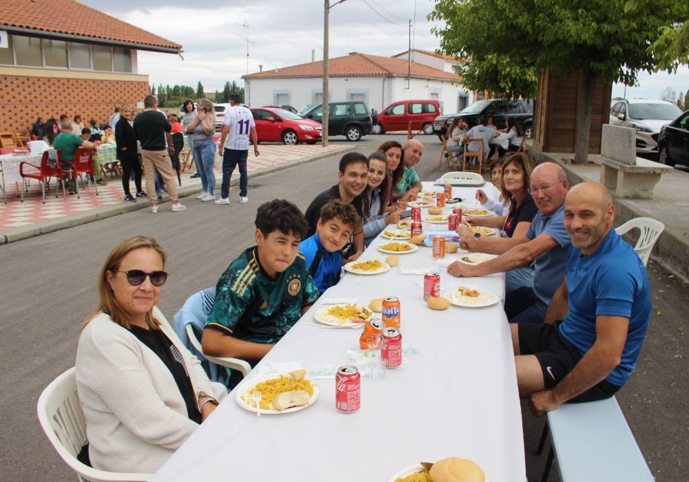 Bóveda del Río Almar reta al cielo y disfruta de su paella a la intemperie