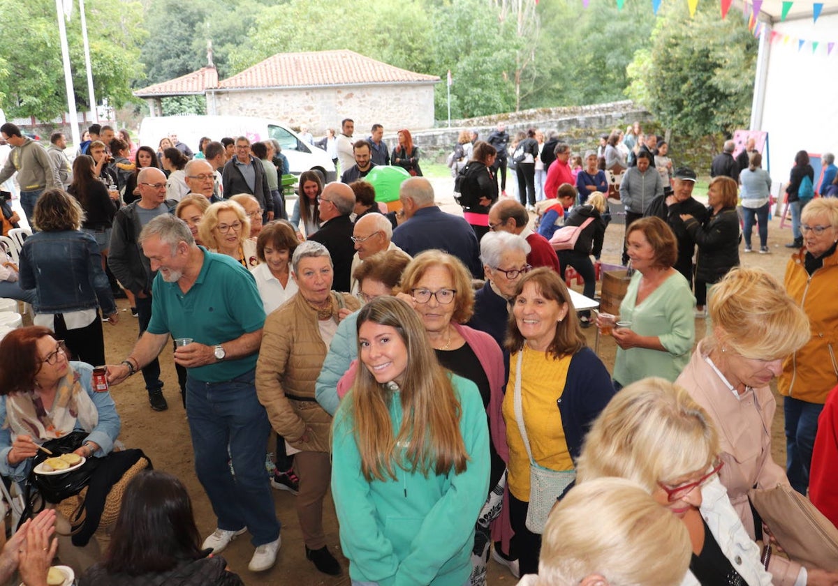 Montemayor del Río vive su fiesta a lo largo de todo el día