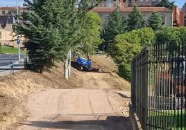 Operarios realizando las obras del carril bici del paseo de Tormes