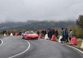 Imagen del Ferrari que participó ayer en la XXVIII edición de la Subida Charra en La Covatilla