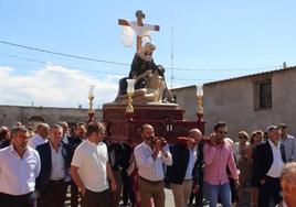 Procesión con Nuestra Señora de las Angustias en Bóveda del Río Almar