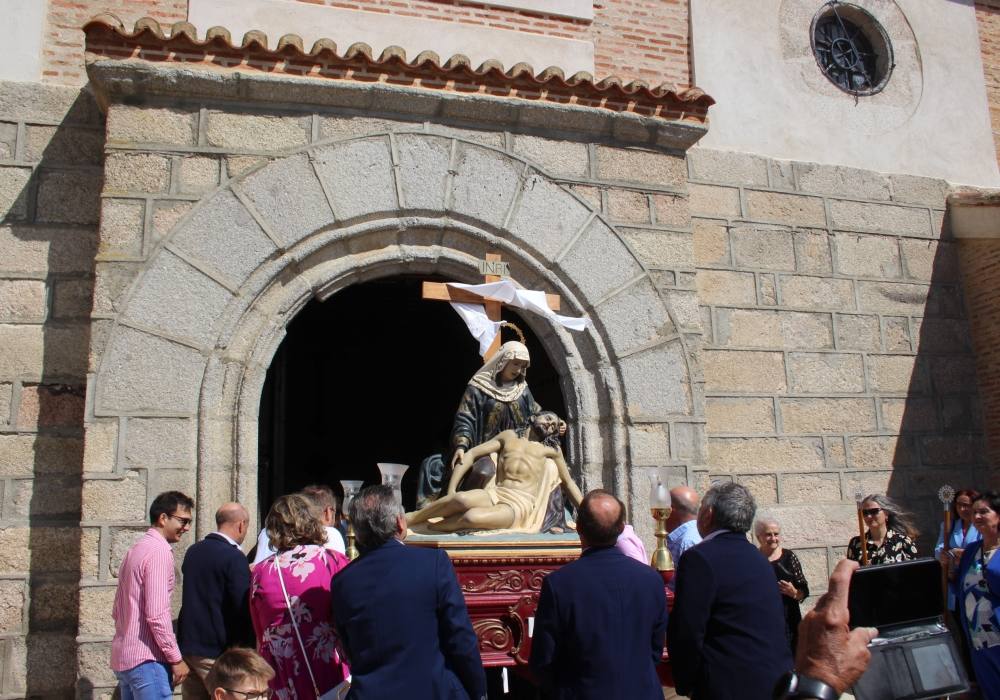 Bóveda rinde culto a Nuestra Señora de las Angustias