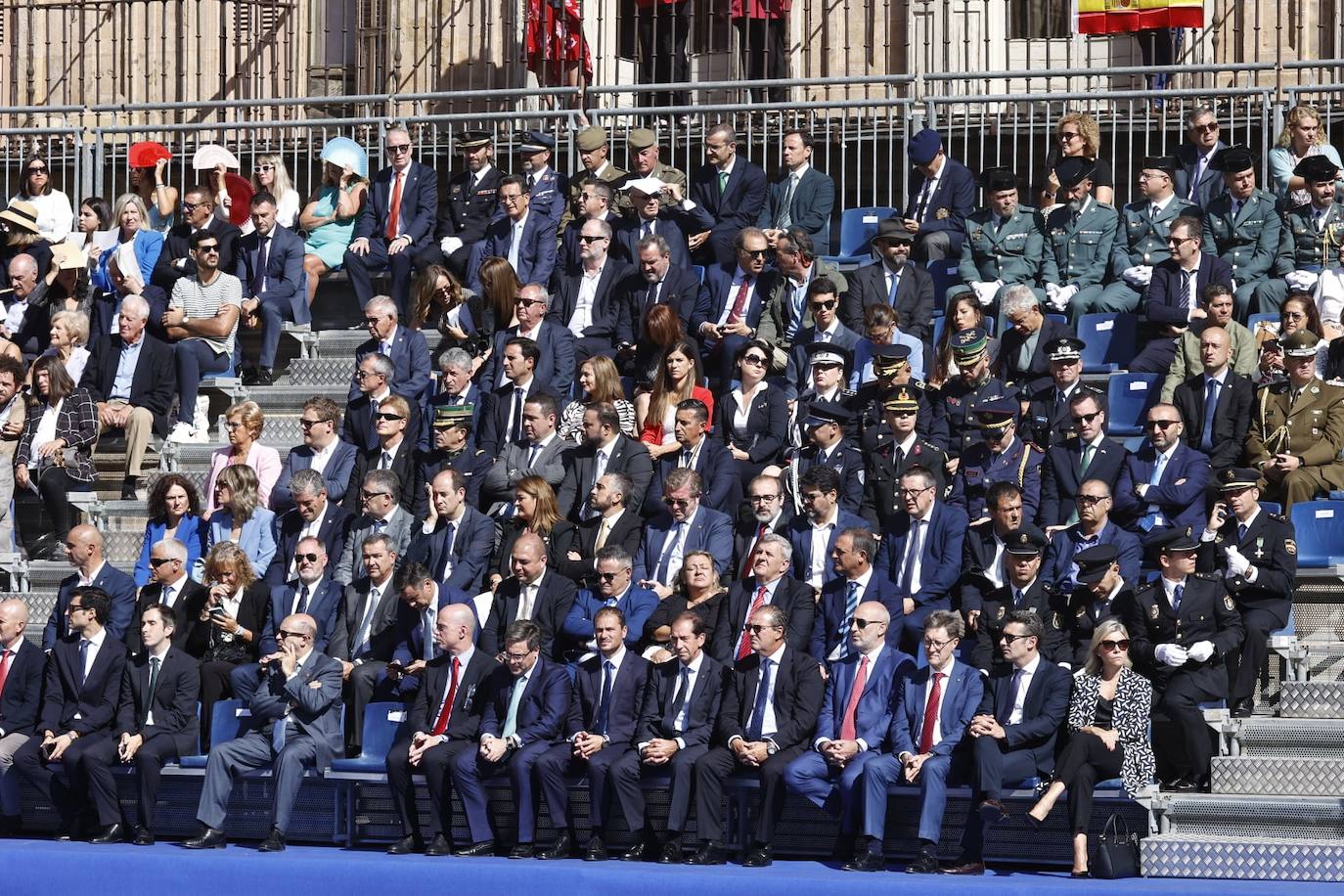 Las imágenes del acto del Día de la Policía en la Plaza Mayor