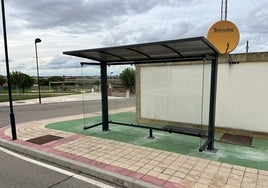 La nueva parada está situada en la urbanización de Mahía.