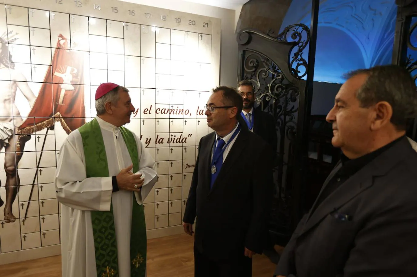 La Iglesia de la Vera Cruz bendice su nuevo espacio de columbarios