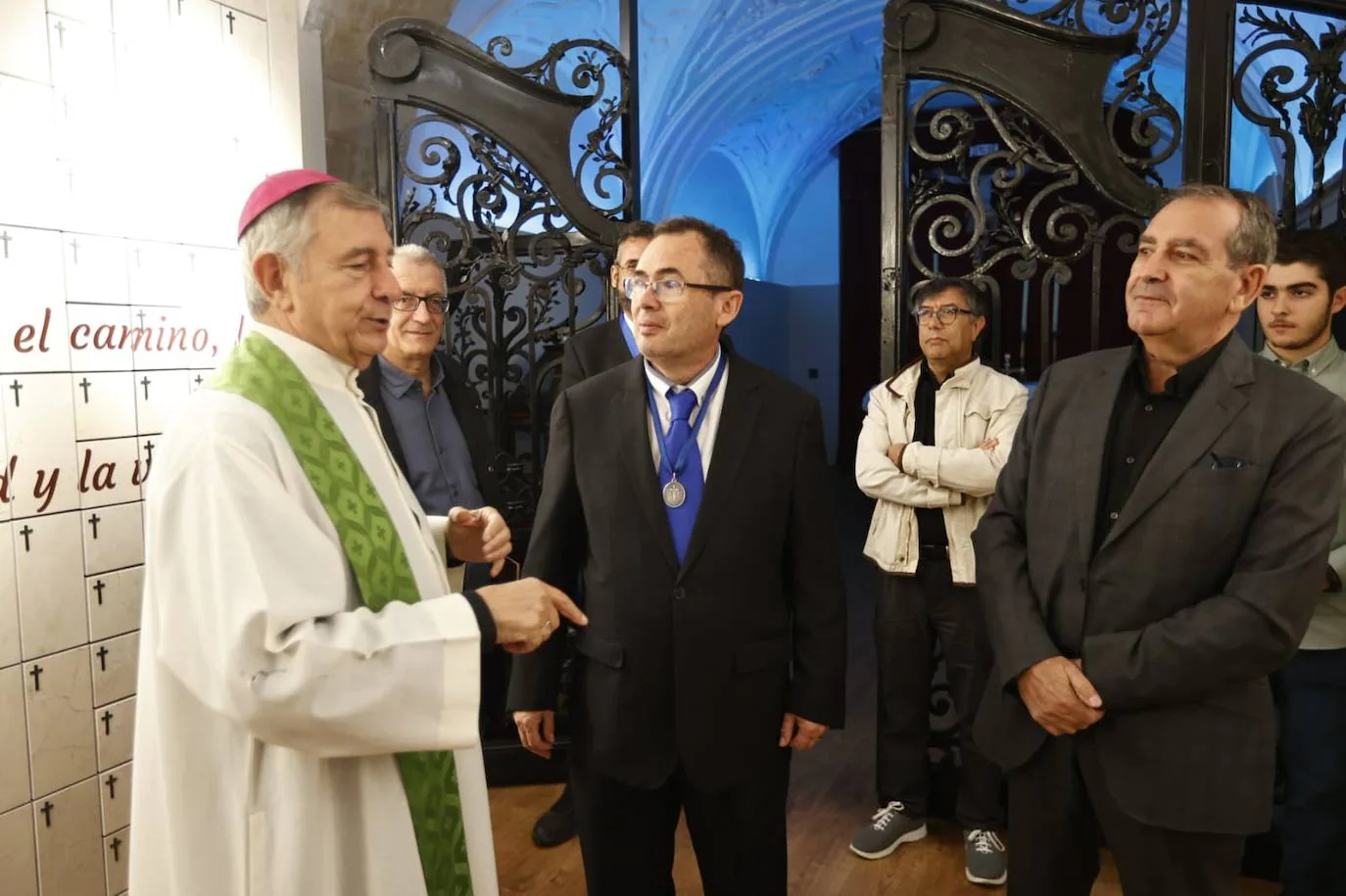 La Iglesia de la Vera Cruz bendice su nuevo espacio de columbarios