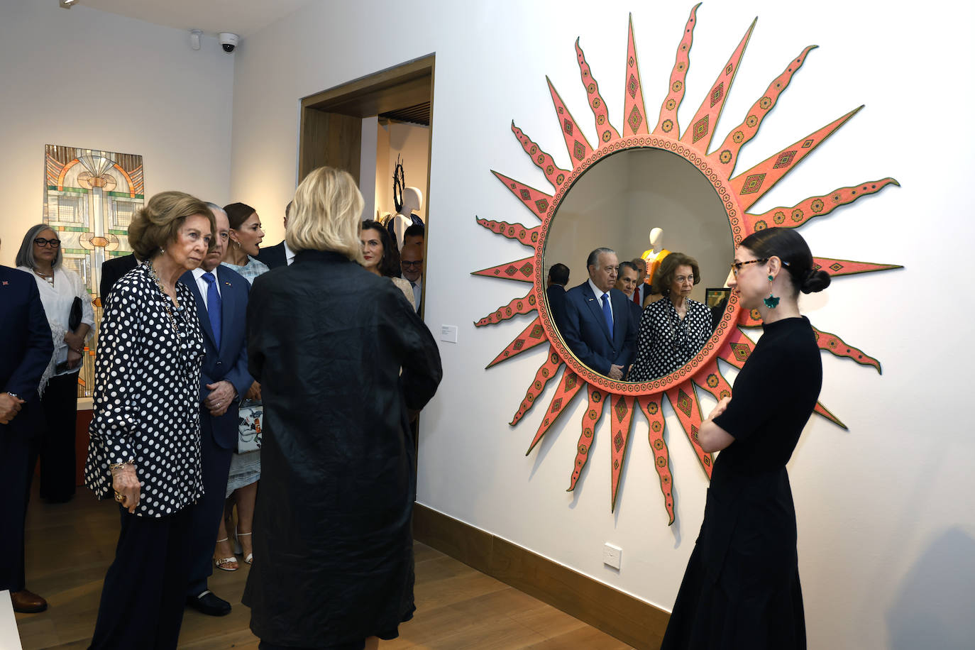 La Reina Sofía luce sonrisa en el quinto aniversario de la Fundación Casa de México