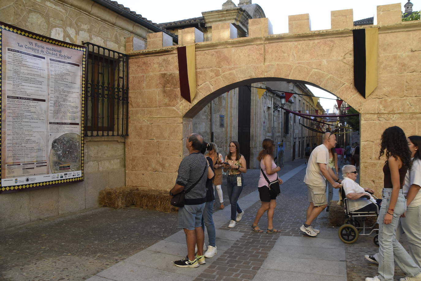 Jubones, cotas, sayas y brocados toman Miróbriga