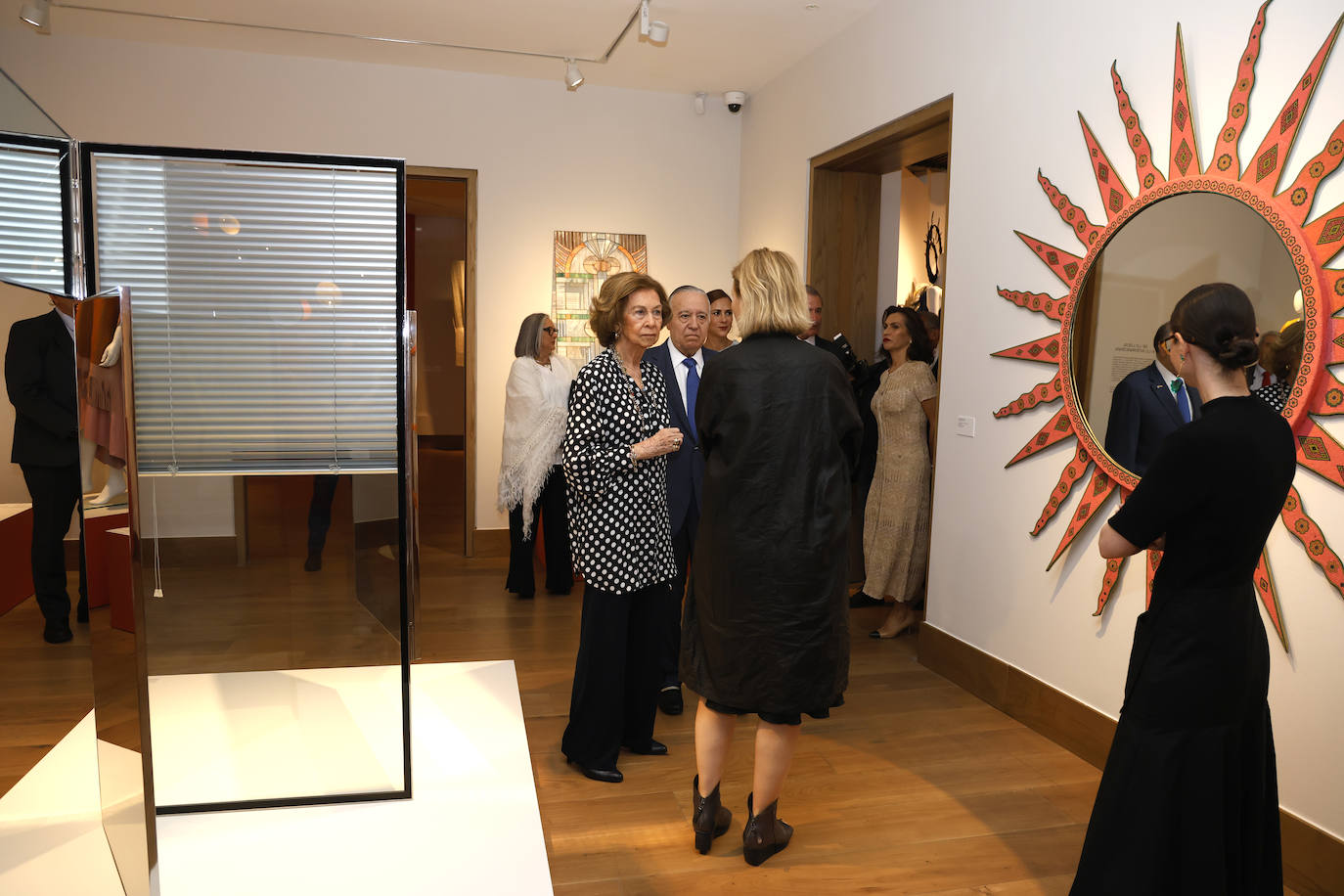 La Reina Sofía luce sonrisa en el quinto aniversario de la Fundación Casa de México