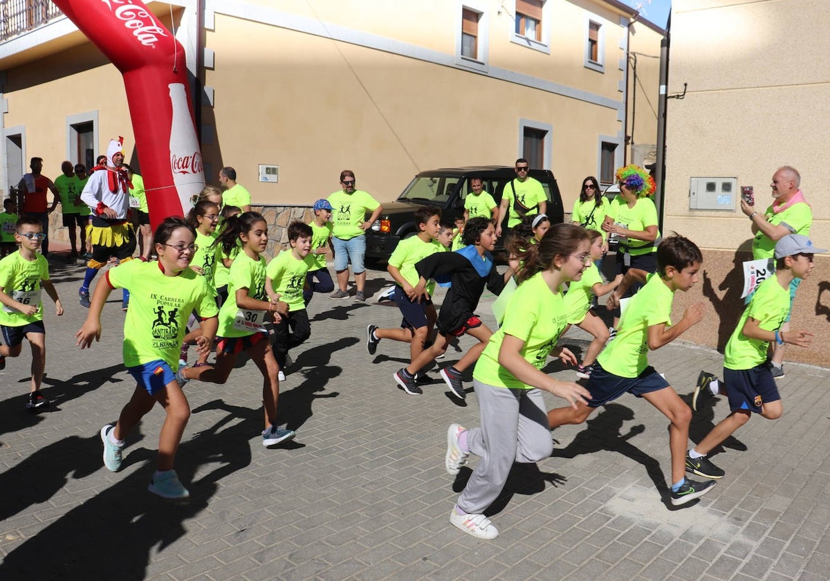 Santibáñez de Béjar se vuelca con su carrera solidaria