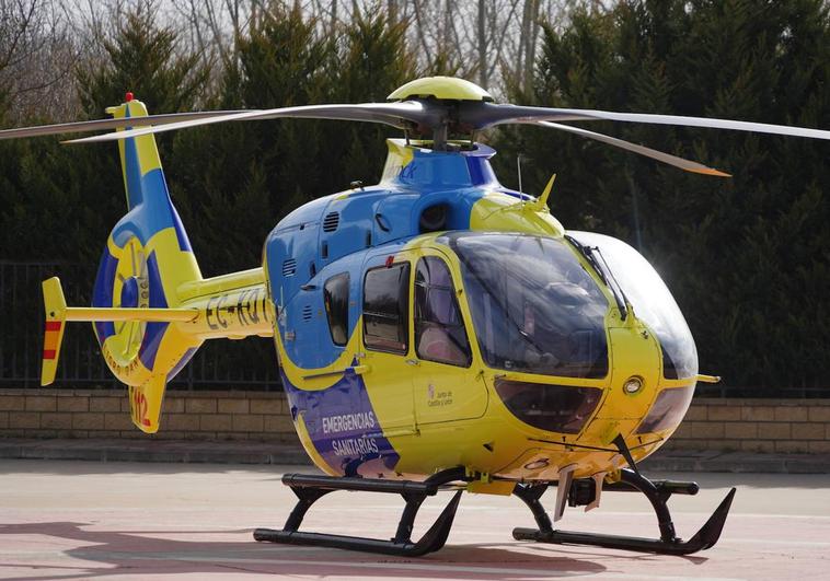 Evacúan en helicóptero al Hospital de Salamanca a un motorista que salió de la vía
