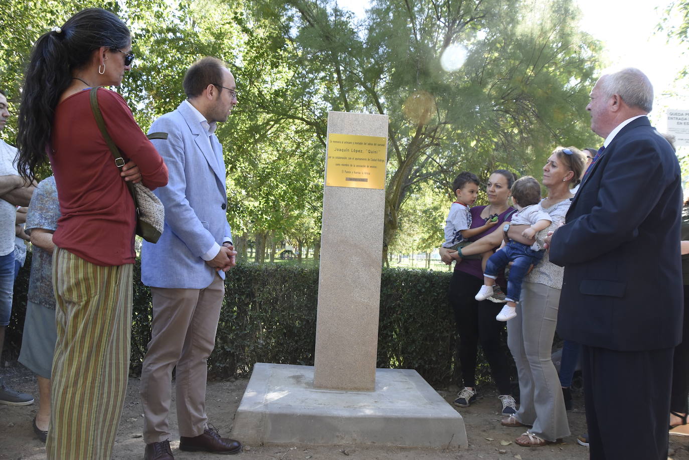 Homenaje a «Quini» en la festividad de la Virgen del Rosario de Miróbriga